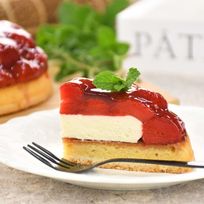 苺 コンポートタルト ケーキ に カスタードクリーム 入 が登場！5号 直径16cm 4人～5人分 580g 【選べる飾り クリスマス バースデー 】 スイーツ ハロウィン2025 クリスマス2025