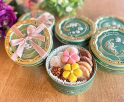 【店頭受取】5種のおススメクッキーフラワー缶 ギフト 