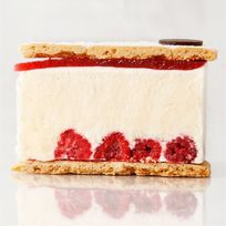 【店頭受取】最高級洋菓子 ケーゼザーネトルテ レアチーズケーキ 1カット 〇 