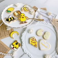 【店頭受取】☆～黄色推しのあなたへ♥～ 絵文字プレートセット♪《数字（2桁まで）＋プレート＋お好きな絵文字アイシングクッキーのセット！》