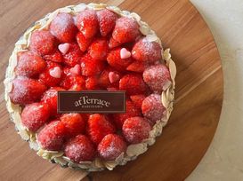 【店舗受取】苺ショコラタルト 5号