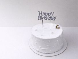 シンプルミルキーパールケーキ（ホワイト）｜誕生日・記念日・推し活対応｜写真映え◎