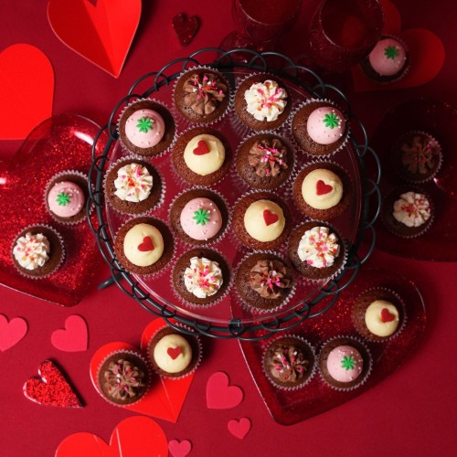 ミニプレミアムラブボックス（ミニカップケーキ24個セット）バレンタイン2026