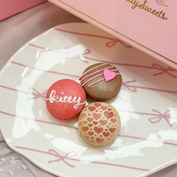 文字入れ◎ラブリーマカロンギフト3つ入り♡チョコ・バニラ・フレーズ 