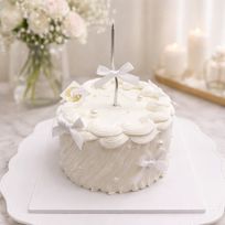 シンプルリボンデコレーションケーキ（ホワイト）｜誕生日・記念日・推し活対応｜写真映え◎
