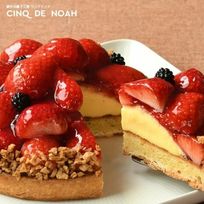 山盛りいちごタルト