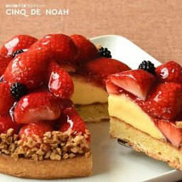 山盛りいちごタルト
