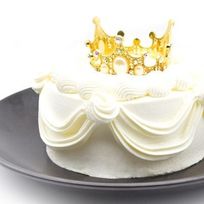 2026年春の新作 ティアラ ジェノワーズデコレーションケーキ  ※フルーツトッピングなし 5号サイズ【冷凍便】（誕生日・推し活・バースデー・映え）