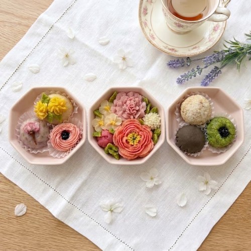 ＜うめとおはぎ＞花まつり-芍薬とカーネーション おはぎ7種7個(添加物不使用・卵不使用)