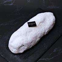 【期間限定】雪に包まれた漆黒のシュトーレン｜自家製マジパンと果実・ナッツの贅沢な味わい：クリスマス2026