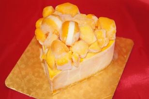 【森のケーキ屋 どんぐり】ごろごろマンゴーのアイスクリームデコレーションケーキ 5号 15cm