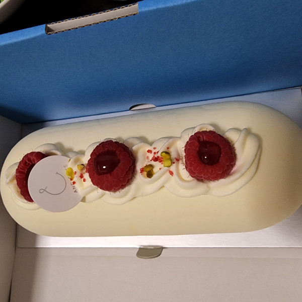 【AND CAKE】ショートケーキ 小サイズ 18.5cm / 4～5名用 の口コミ・評判の投稿画像
