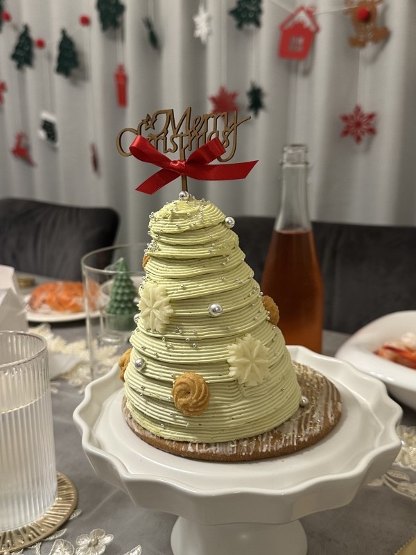 ピスタチオショコラのクリスマスツリーケーキ クリスマスケーキ2025の