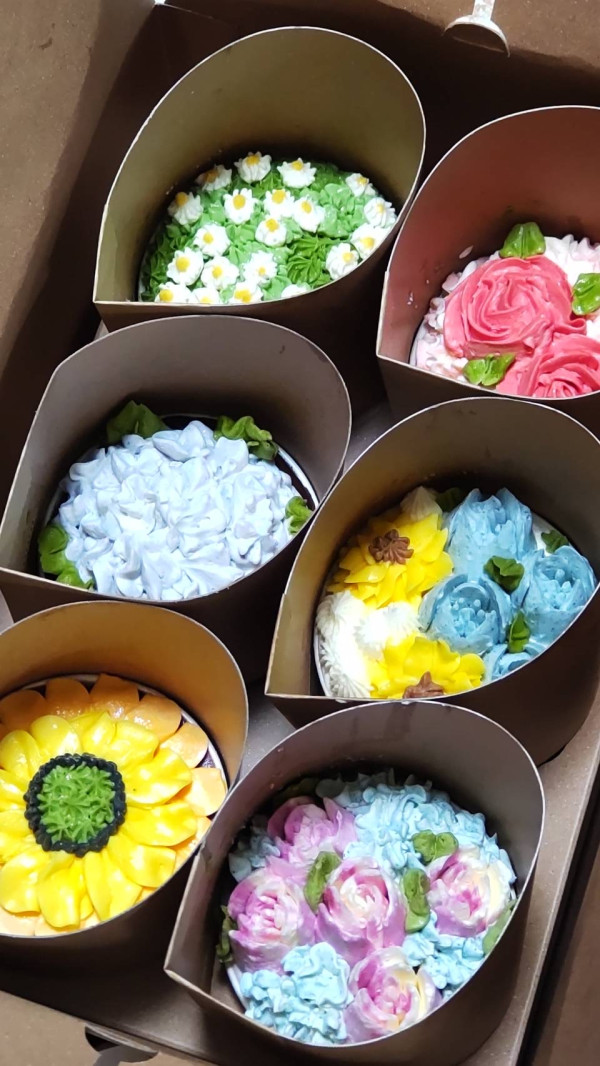 cupcake flowers box 2023【6cup set box】/カップケーキ6個セットの口コミ・評判の投稿画像